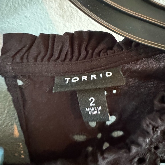 Torrid Black Eyelet Lace Blouse women’s size 2 super cute - Picture 4 of 8